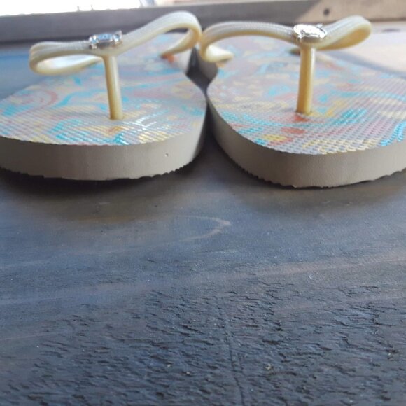 Born Floral Pattern Rubber Flip Flop Size 9 - Picture 4 of 6